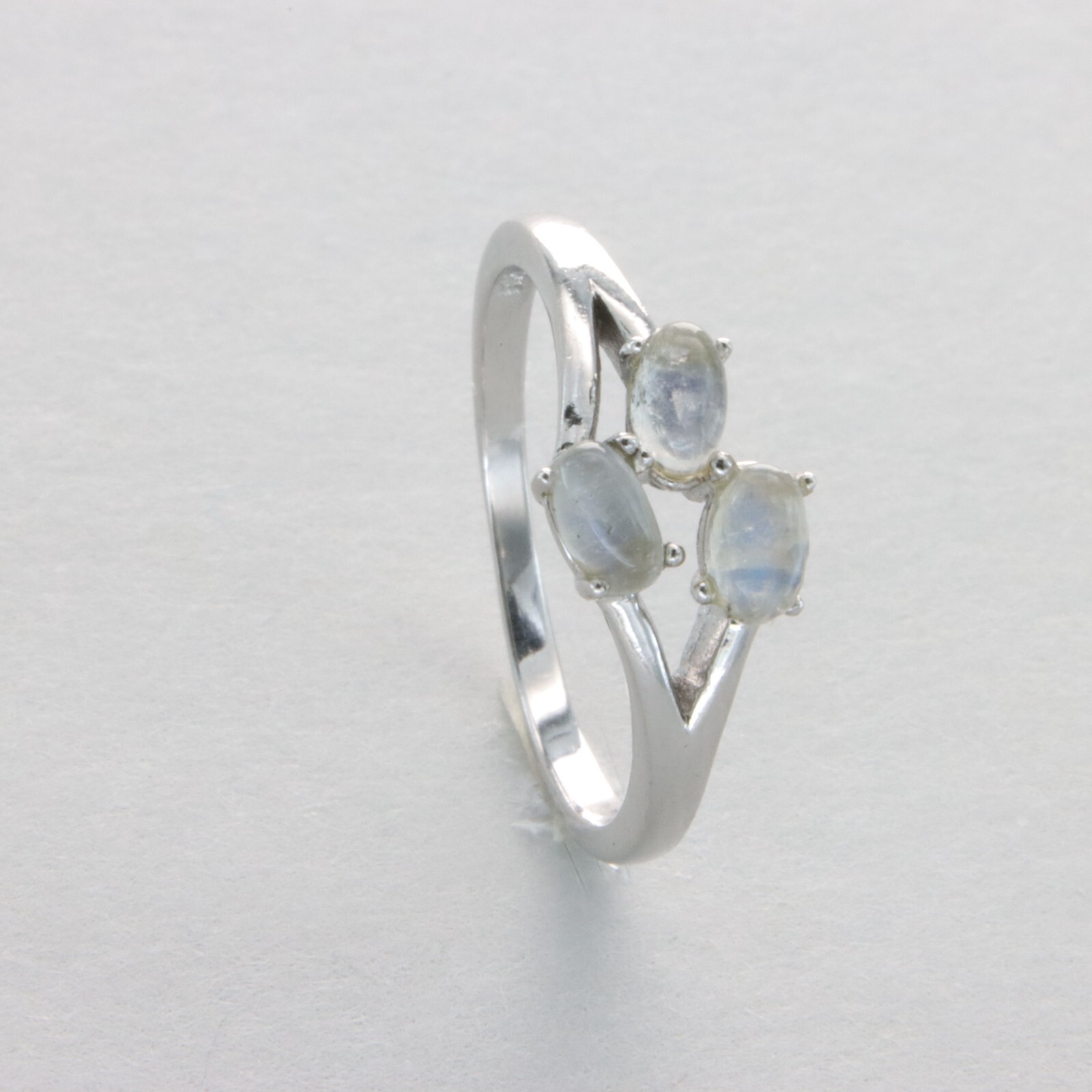 Triple Oval Rainbow MOONSTONE Ring – Multiple Sizes – 925 STERLING SILVER #138e