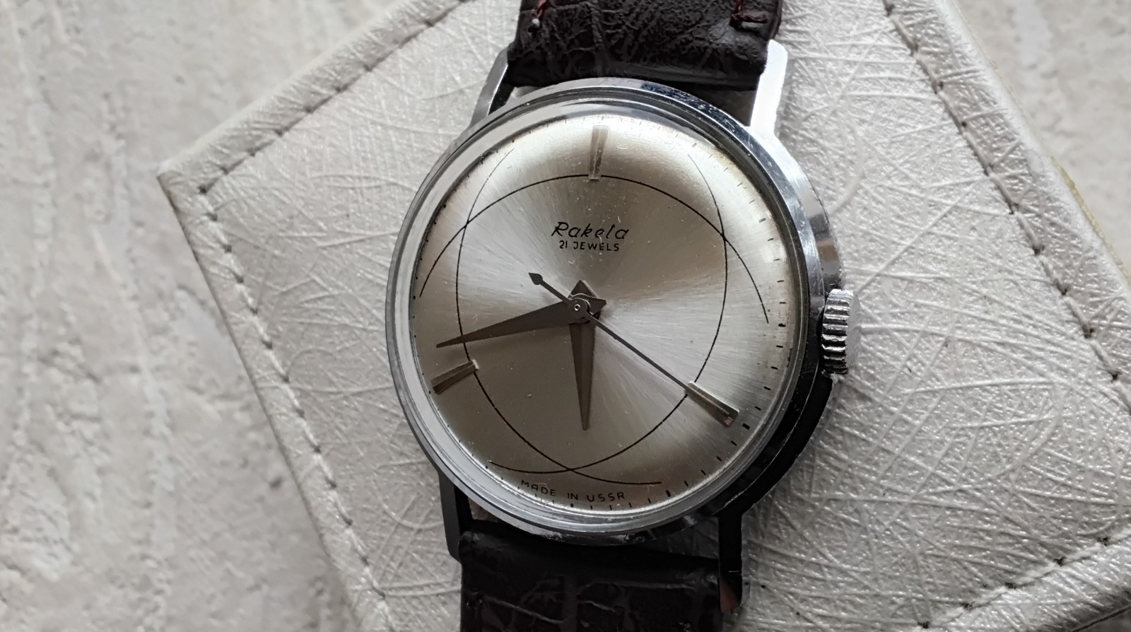 Soviet russian vintage Raketa atom watch, beautiful silver dial, 1960’s