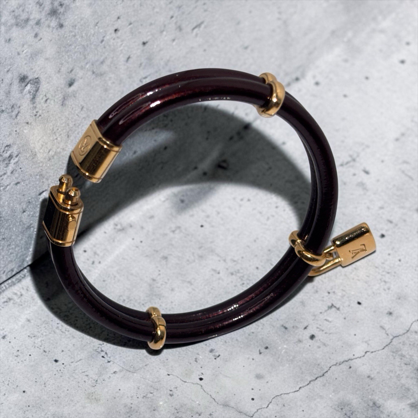 Louis Vuitton Inclusion Lock Bracelet Burgundy Resin Gold w/ Dust Bag