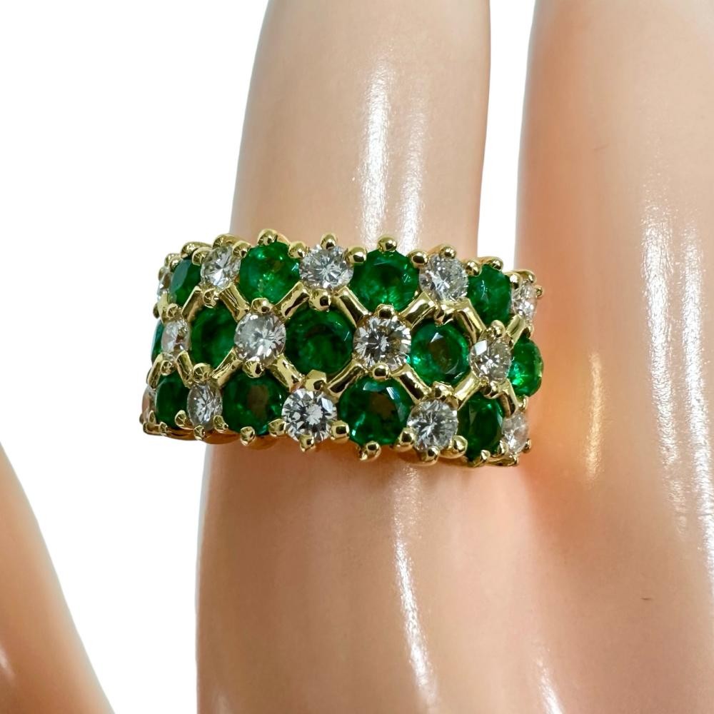 US 5.3 Emerald 1.24ct in total diamond Total 0.71ct Ring K18 Gold 7.6g Women