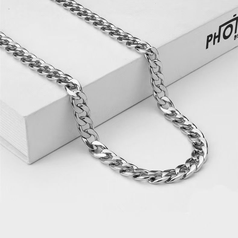 Male and female silver hip-hop circular chain necklaces Cuban necklace