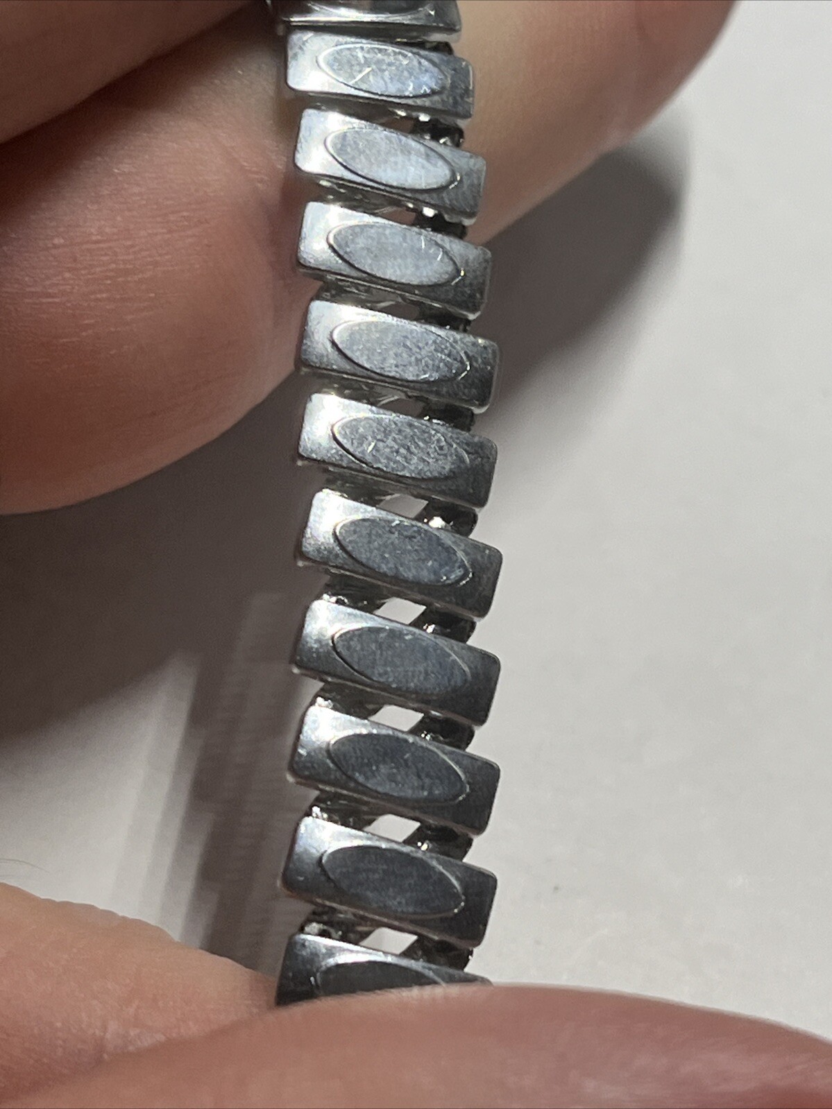 Stainless Steel Women’s Watch Band Expansion 12.4mm Vintage Raised Oval Textured