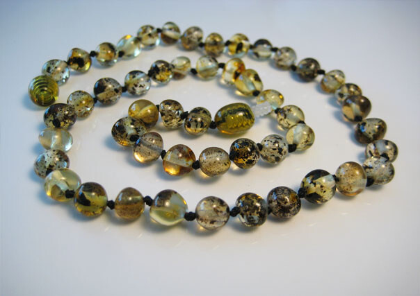 Genuine Green Elegant Baltic Amber Necklace 20 in 51 cm !!!