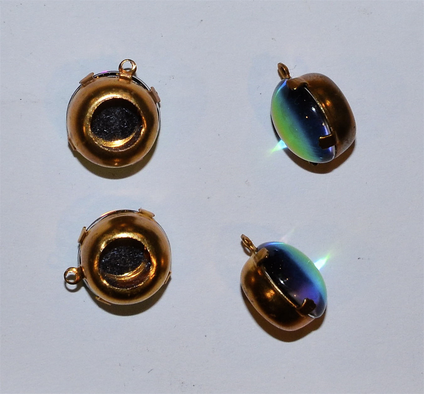 VINTAGE GLASS PENDANTS * VITRAIL * 13.45mm ROUND * SET OF 4 * HIGH DOME * BEAUT