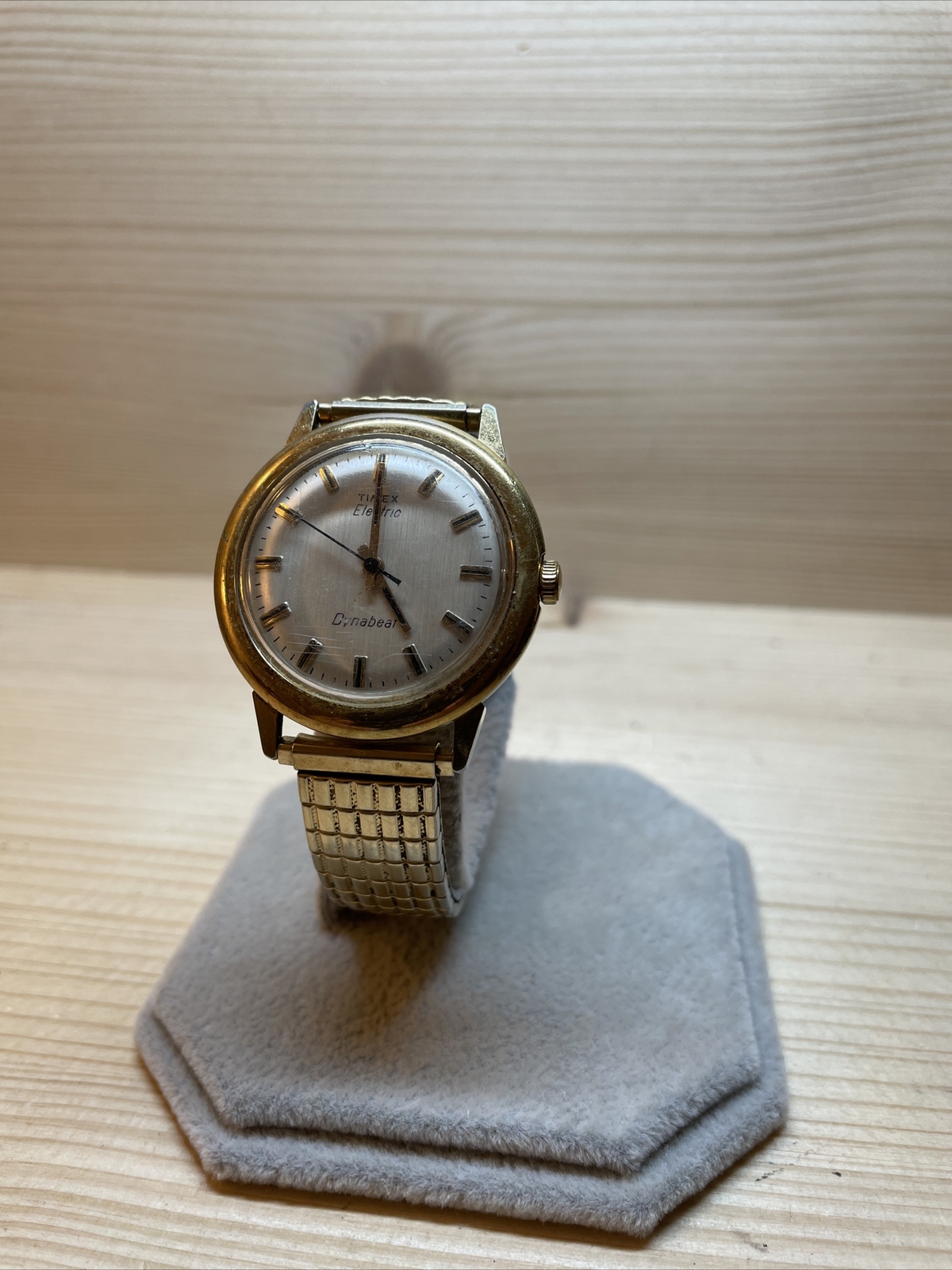 VTG 1970s Timex Electric Dynabeat Men Wrist Watch runs needs battery