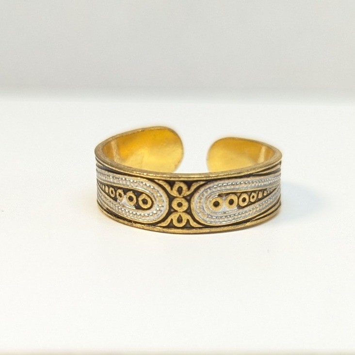 Vintage New Damascene Style Ring Band Size 7 Gold Silver Black Etched Scrollwork