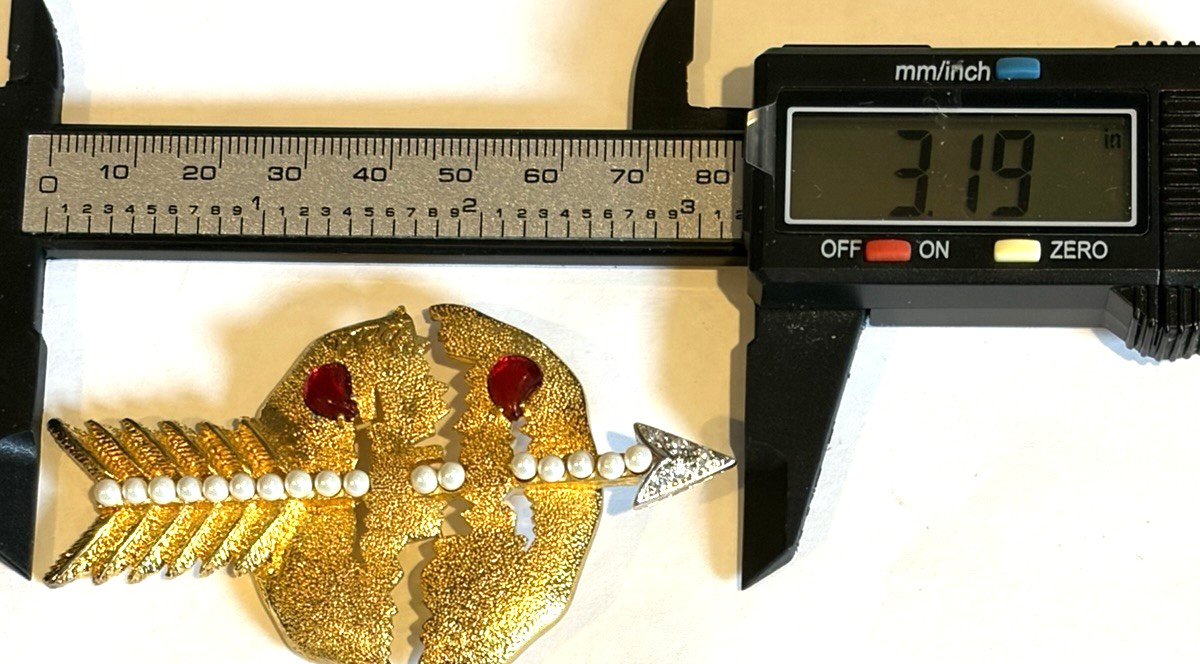 SALVIDOR DALI JOIES FG-SD BLEEDING WORLD 2002 VTG Brooch-Official Museum Edition