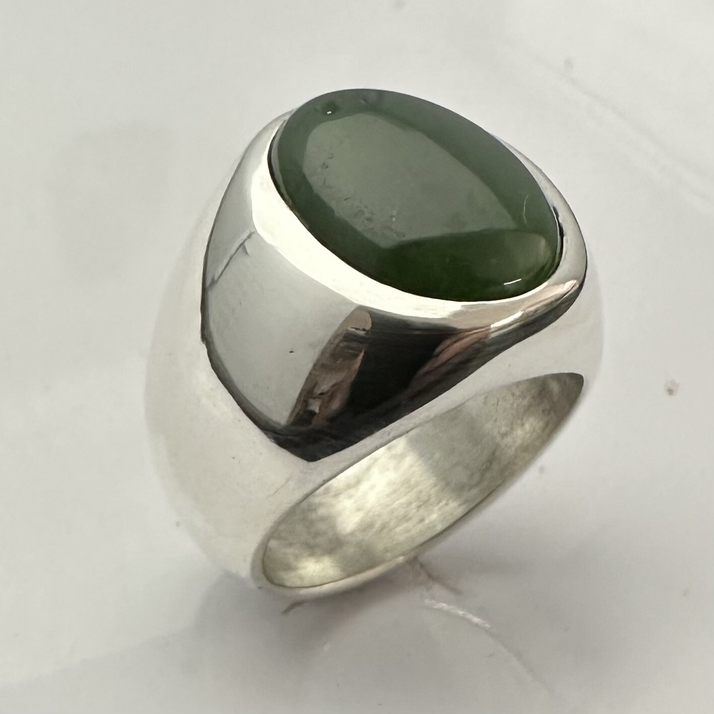 MJG STERLING SILVER MEN’S RING. 18 x 13mm NEPHRITE JADE CABOCHON. SZ 10 1/2.