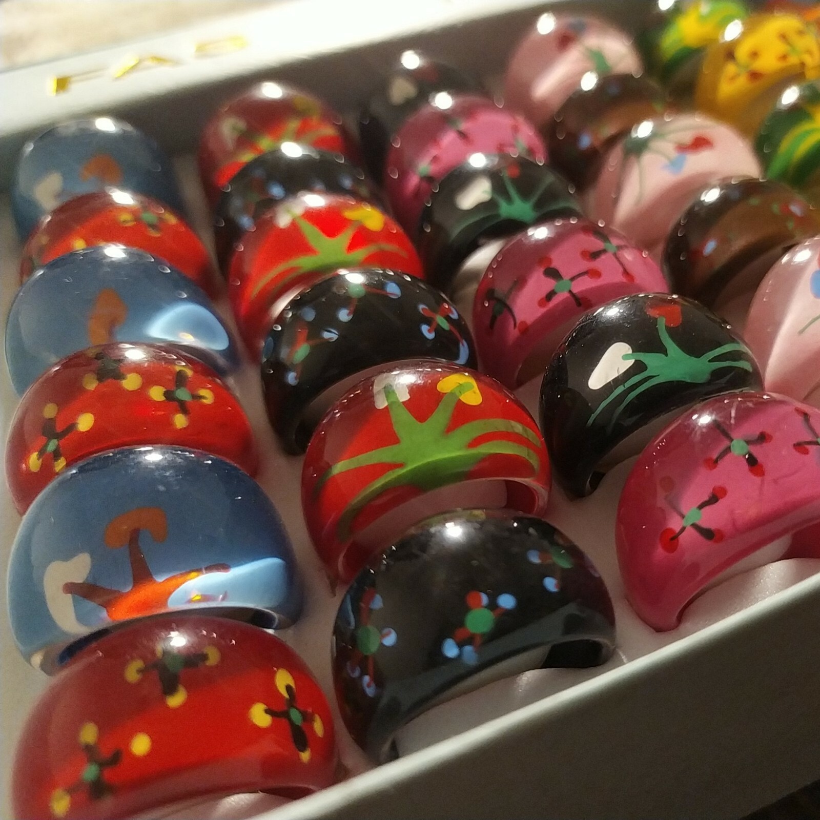 36 Resin Beach Rings – Super Colorful Pop Art – Various Mixed Sizes