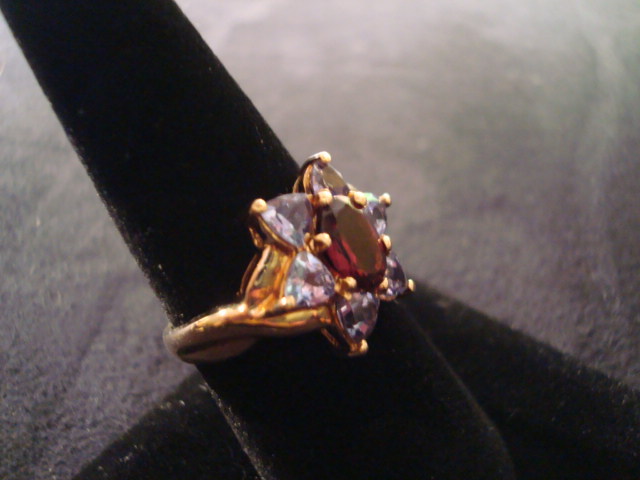 10K yg Garnet & Amethyst Ring – 4.5 Grams – Sz. 8 – 3ct. + Approximate (#JLL5)