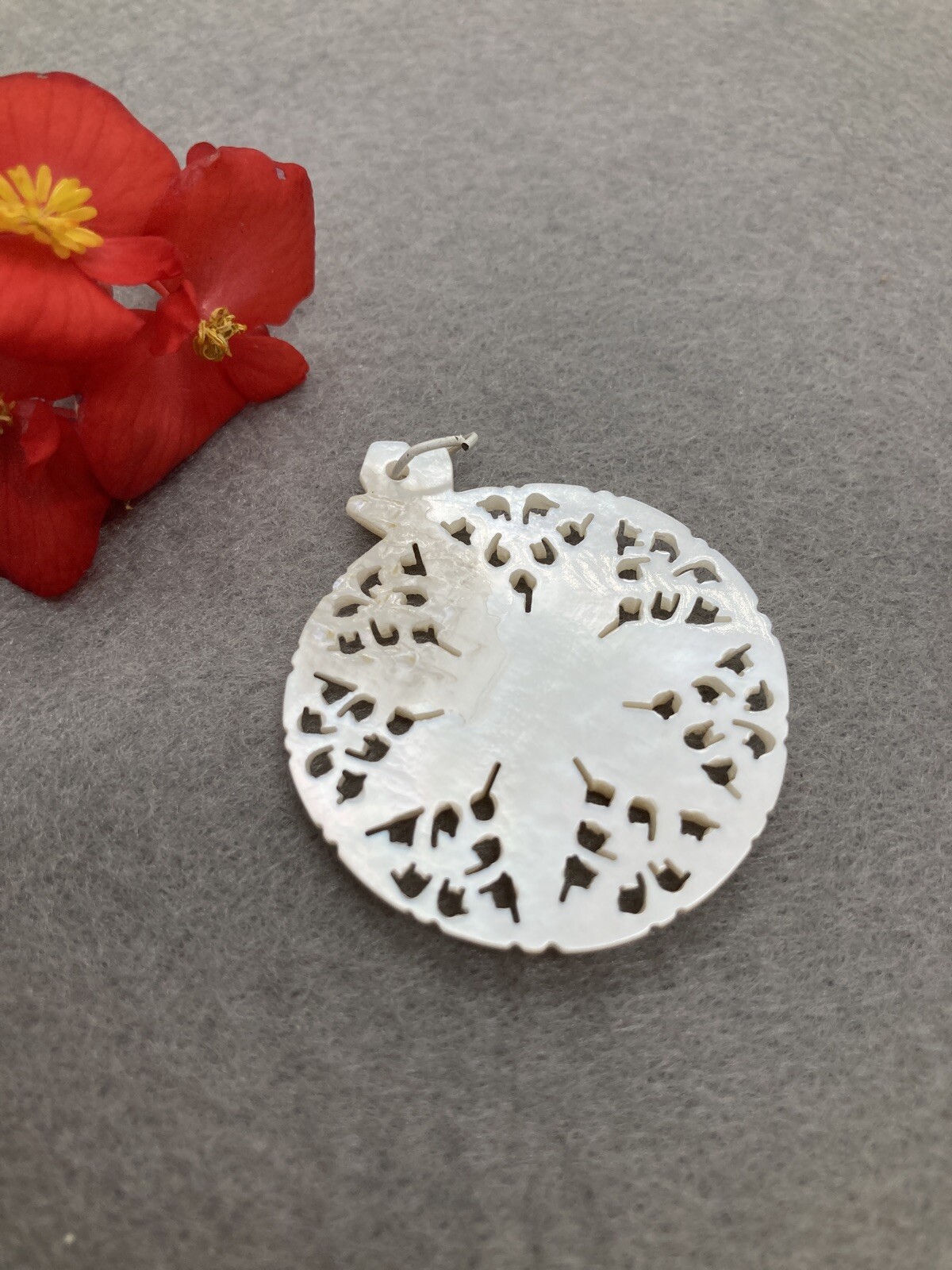 Mother Of Pearl Star Medallion Carved Shell Pendant 2342