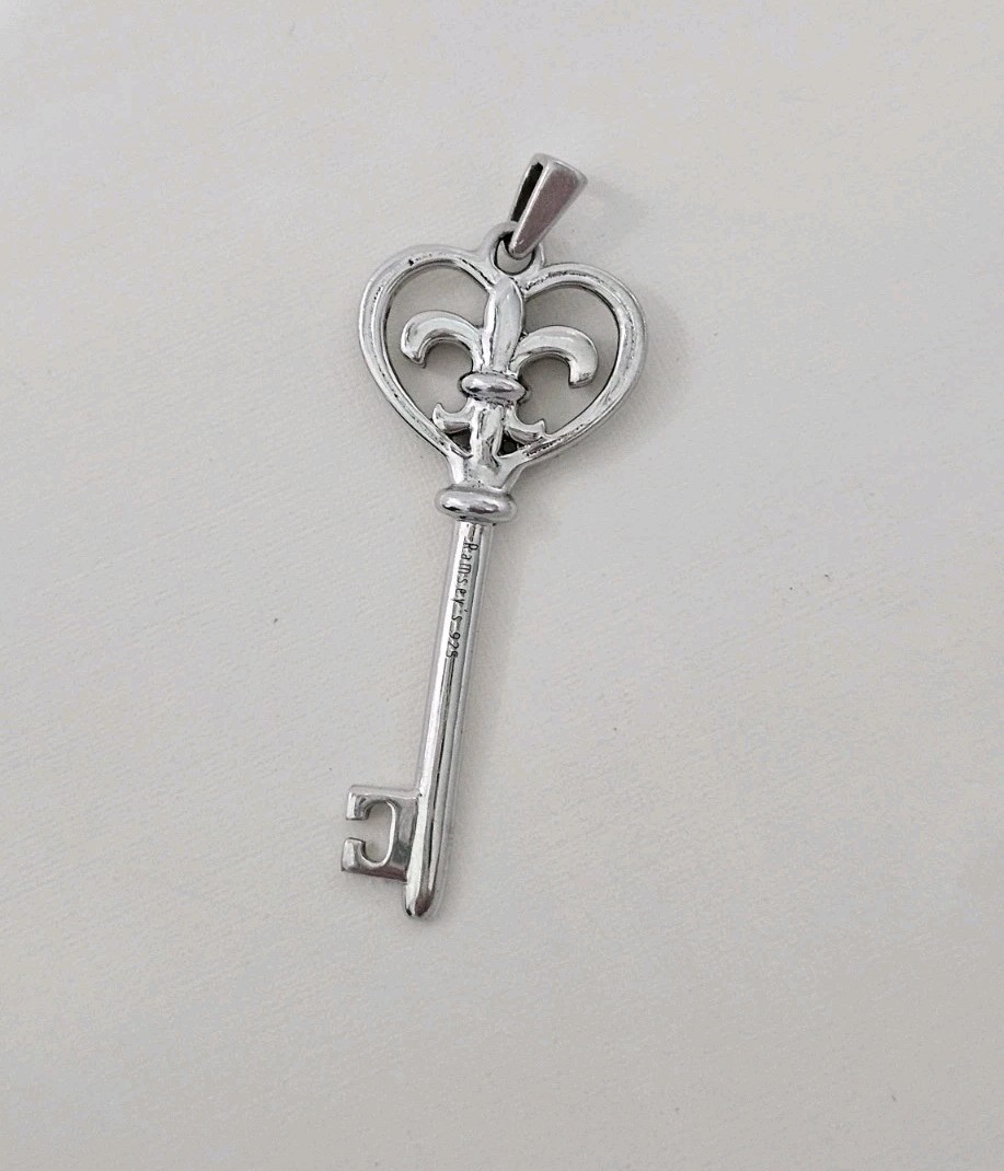 Ramseys Fleur De Lis Heart Key Pendant-Sterling Silver Diamonds 1/2 Carat Weight