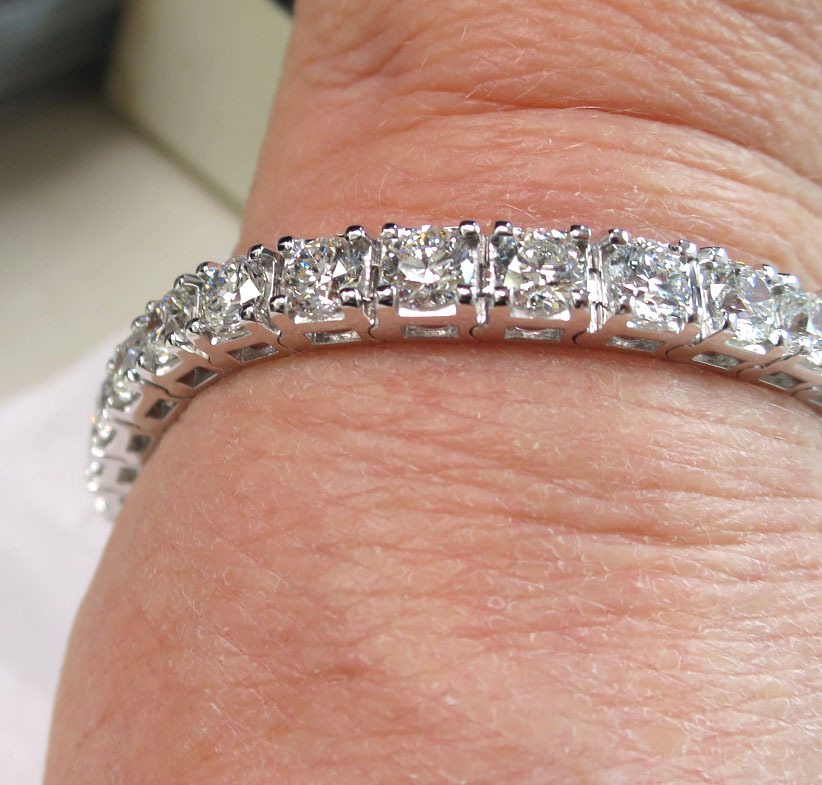 18.60 carat Round Diamond Tennis Bracelet Platinum 31 x 0.60 ct GIA E-F VS