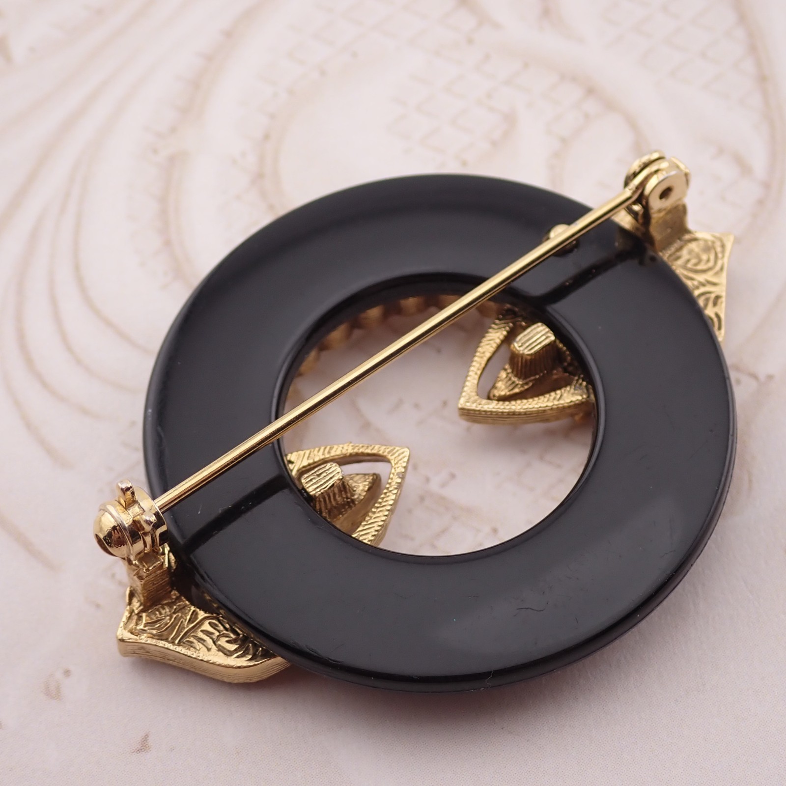 Vintage Black Resin Clear Rhinestone Ring Gold Tone Pin Brooch