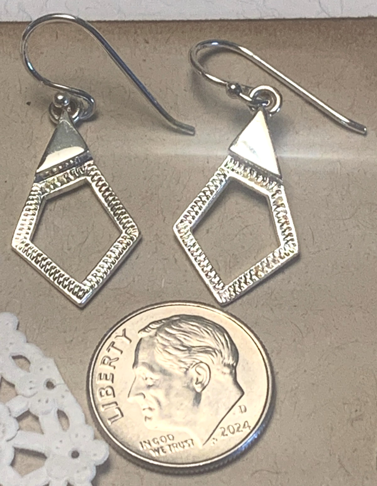 925 Sterling Silver Geometric Triangle Dangle Earrings approx 1-1.5 in