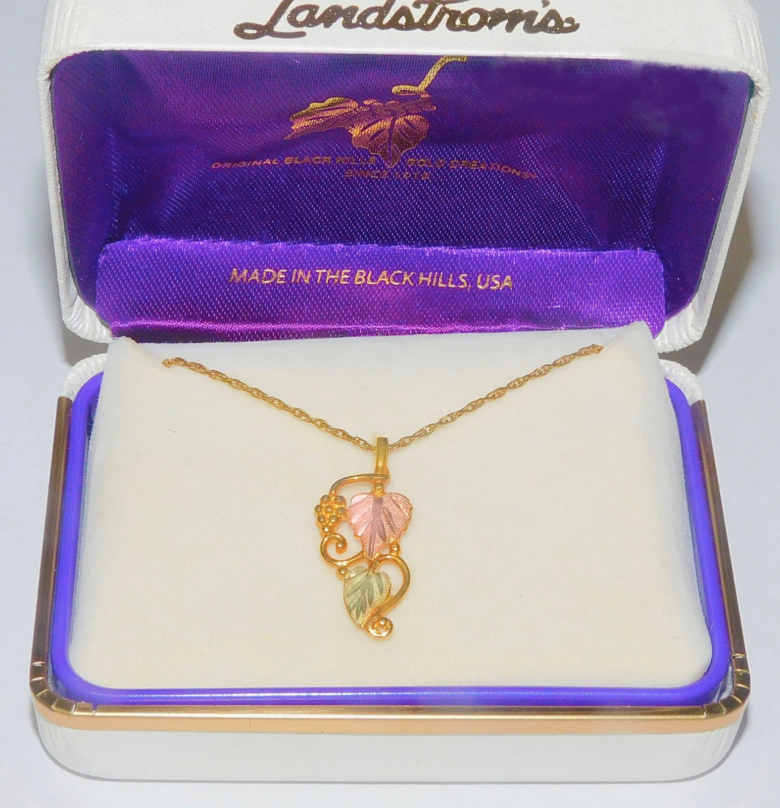 Black Hills Gold 10k Landstrom’s Leaves Pendant Necklace