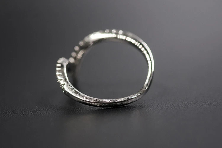 18k Gold Plated Simulated Diamond Small V Ring Gorgeous Women Fashion Jewelry