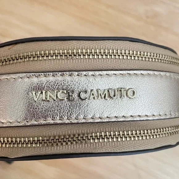 VINCE CAMUTO Jewelry Travel Case Zip Around Gold Metallic Genuine Leather NWT