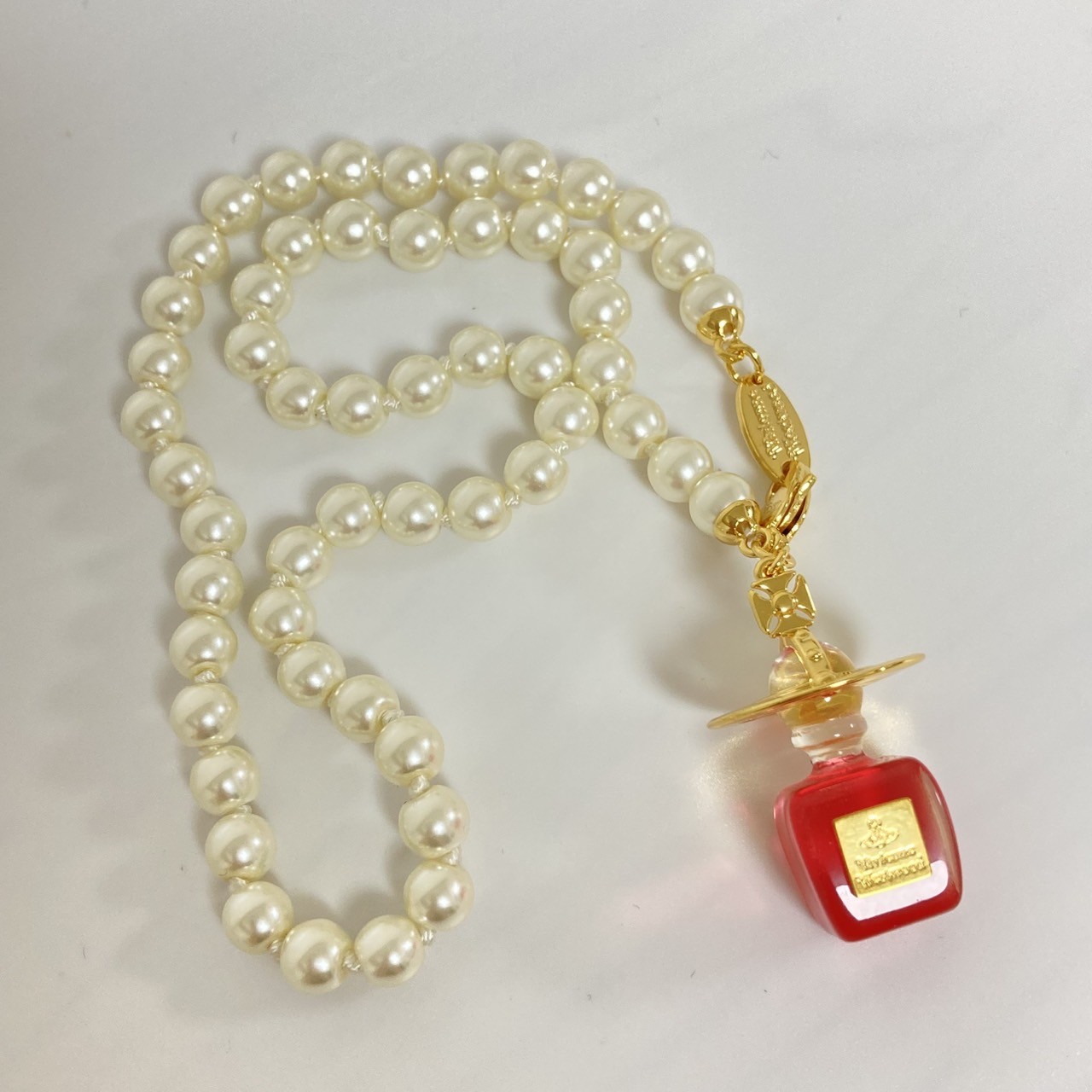 Vivienne Necklace Pearl Perfume Bottle Choker Gold Red Pouch IN BOX