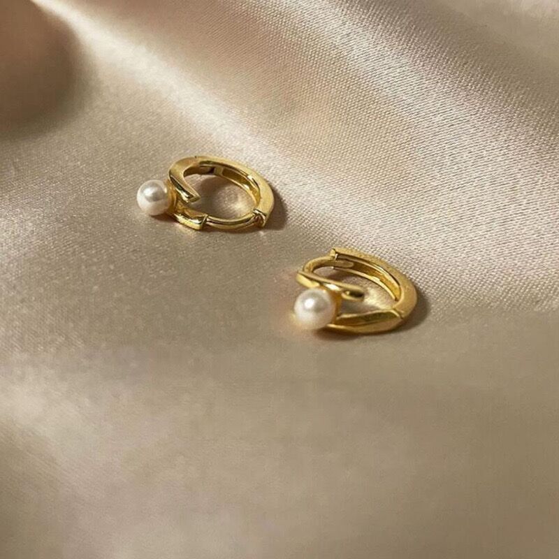 Woman 14K Gold Plated Pearl Huggie Hoop Earring Stud Ear Clip on