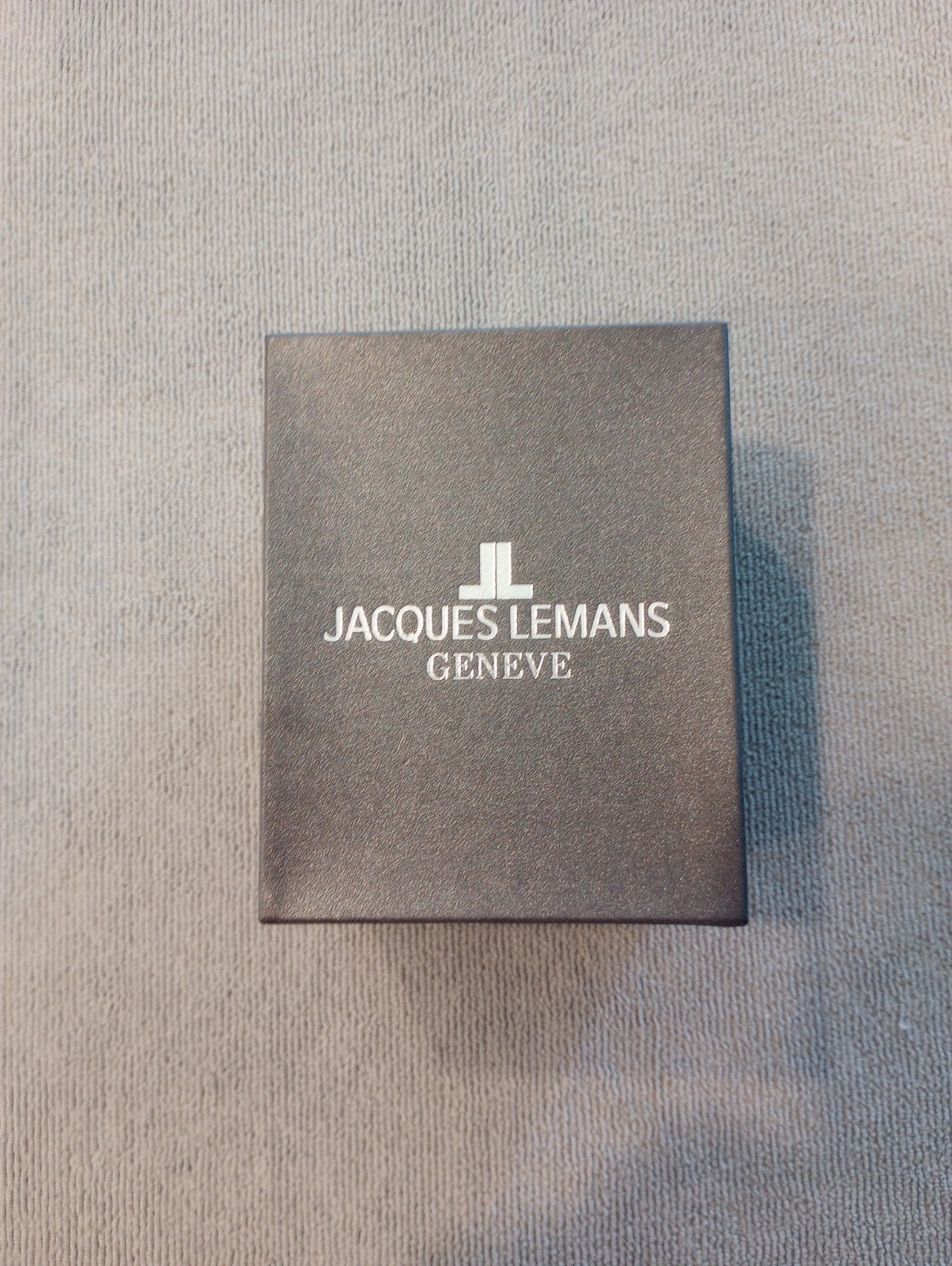 JACQUES LEMANS G120 MENS WATCH GENEVE SWISS 5 ATM SAPPHIRE CRYSTAL