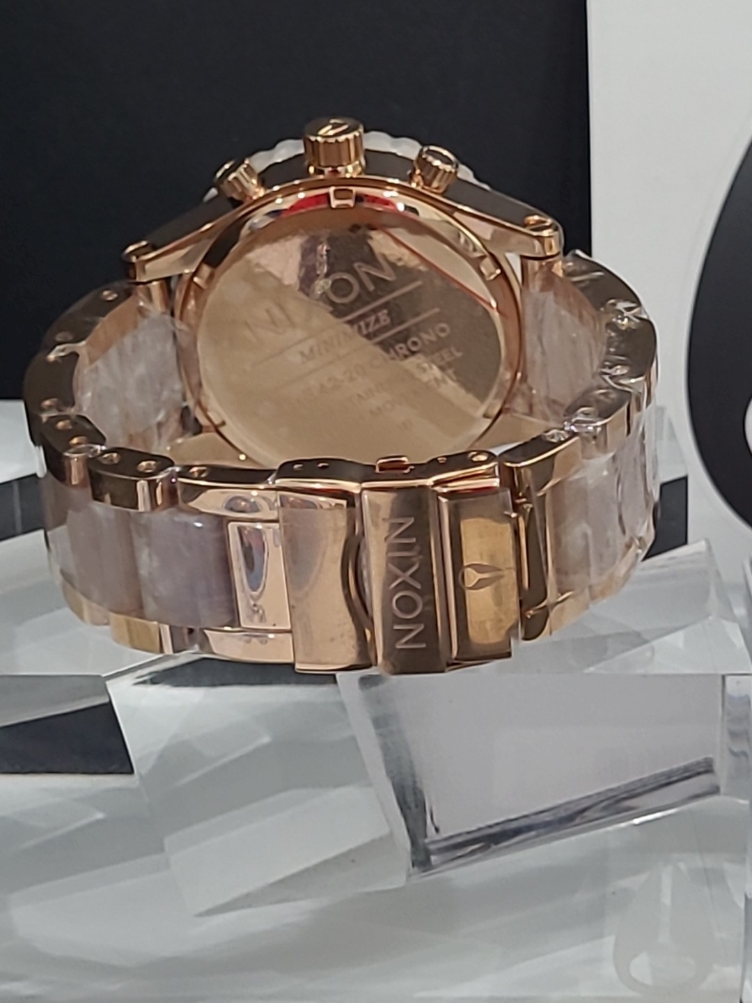 Brand NEW Nixon Watch Rose gold and White Granite 42-20 A037-1046 Chrono