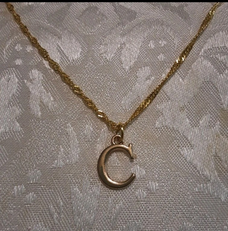 Initial letter ‘C’ pendant necklace