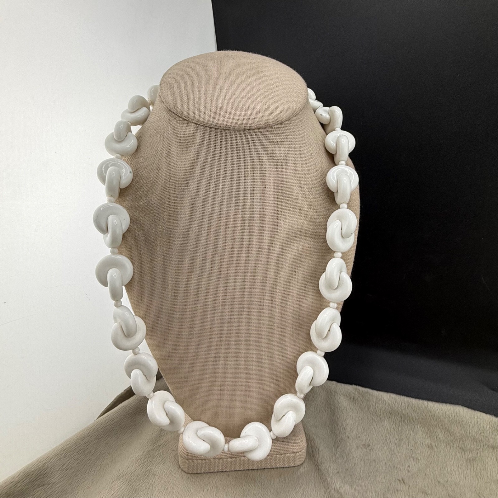Vintage Acrylic Chain Necklace White Retro Chunky 24”