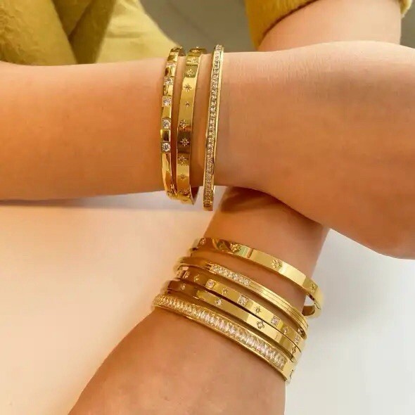 Pack of 2 – (1 Silver + 1 Gold) Stainless Steel Tarnish-Free Women Bangle Size 7
