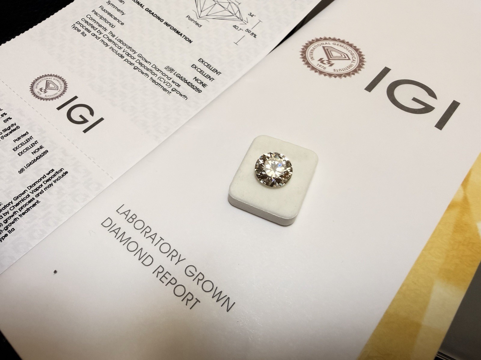 IGI Certified Lab-Grown Round Brilliant Diamond 4.44ct H VS1 Ideal Cut