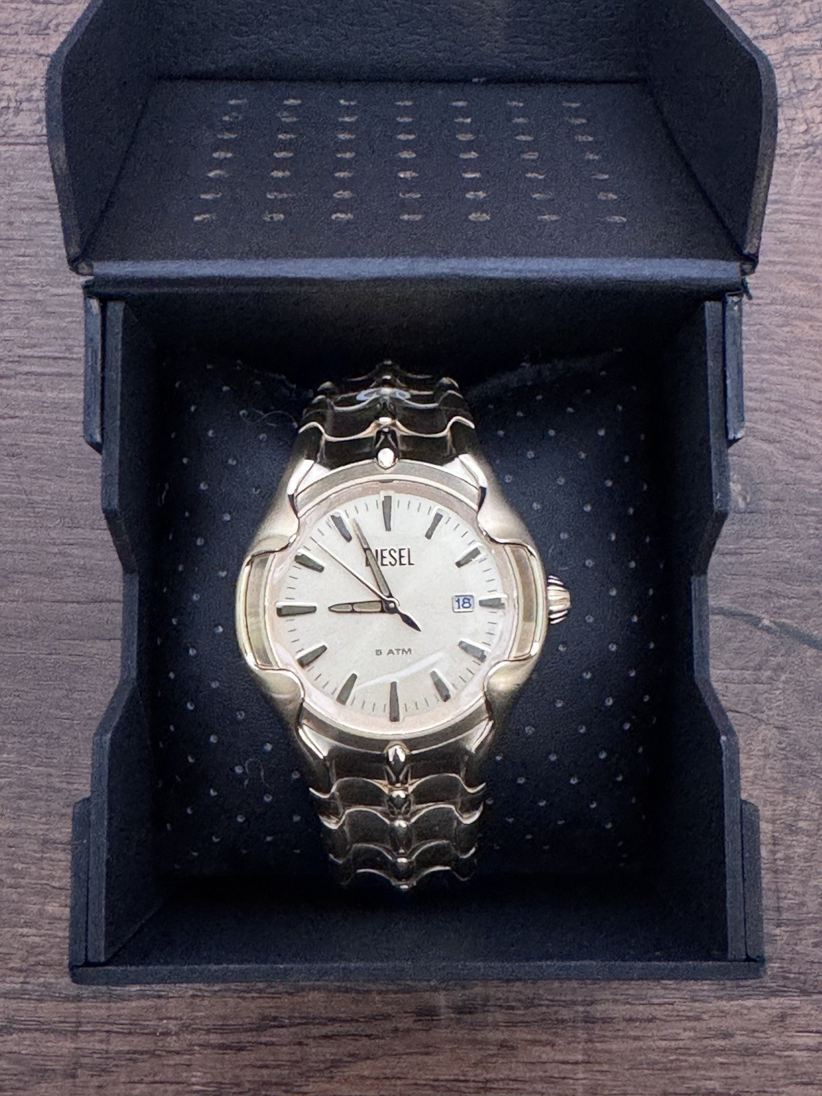 NEW Diesel Vert Metamorph Collection Gold Stainless Mens Watch DZ2186
