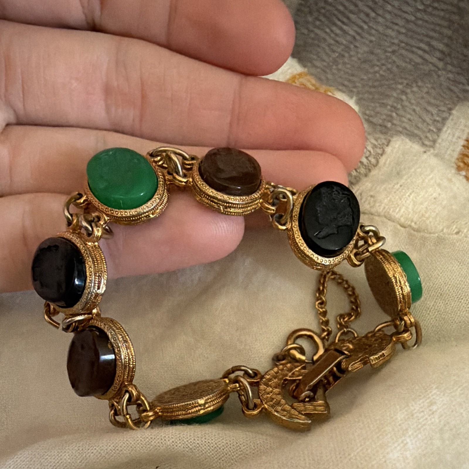 Vintage Gold Cable Link Toggle Bracelet w/ Oval Green & Black Cameo Cabochons