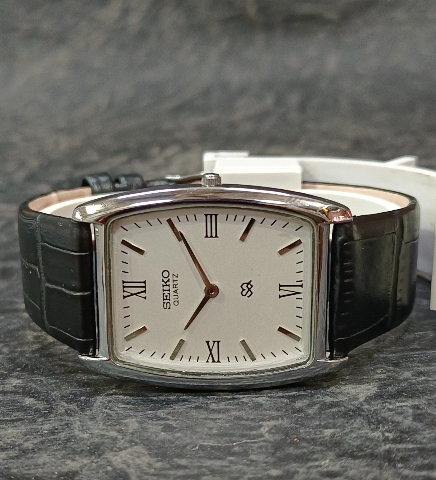 Seiko Slim Quartz Men’s Dress Watch Classic Two Hands Vintage Wristwatch
