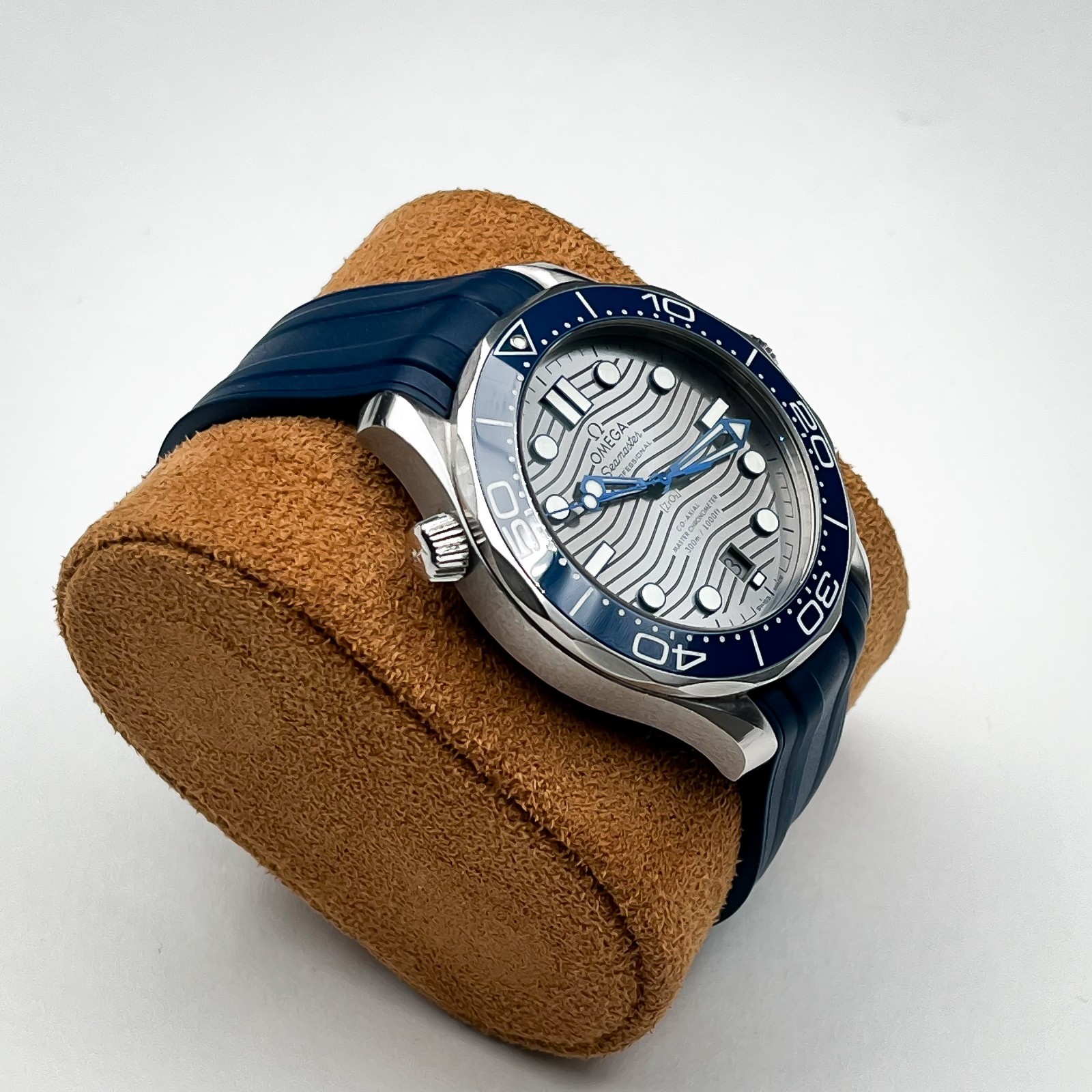 OMEGA Seamaster Diver 300M Grey Wave Dial 42mm | 210.32.42.20.06.001 | Full Set