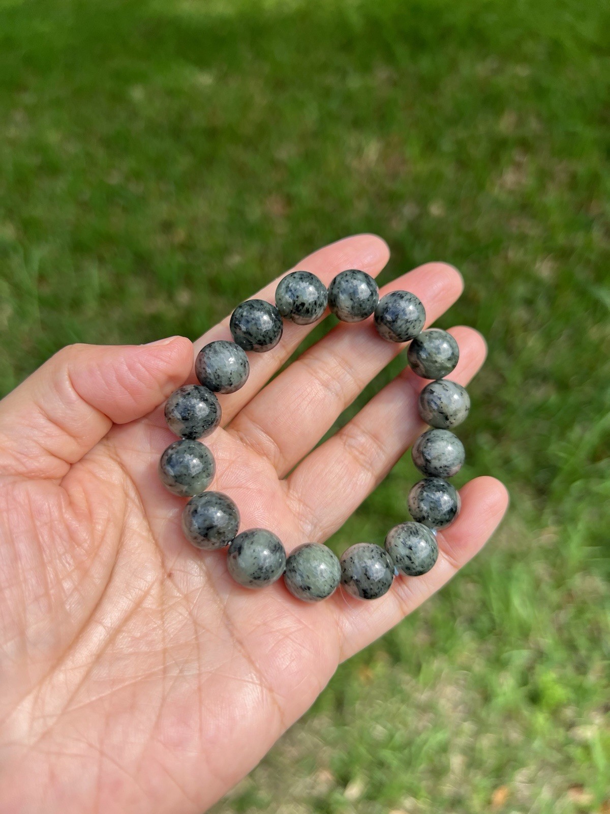 Genuine Qinghua Sesame Nephrite Jade 11.8mm Bead Bracelet H59 1