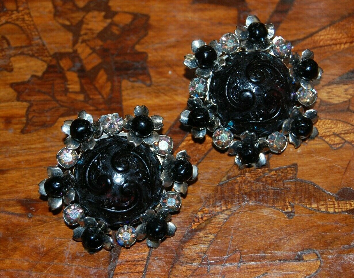 Elegant Vtg 80’s Couture Black Cabochon Beaded Flowers Silver Tone Clip Earrings