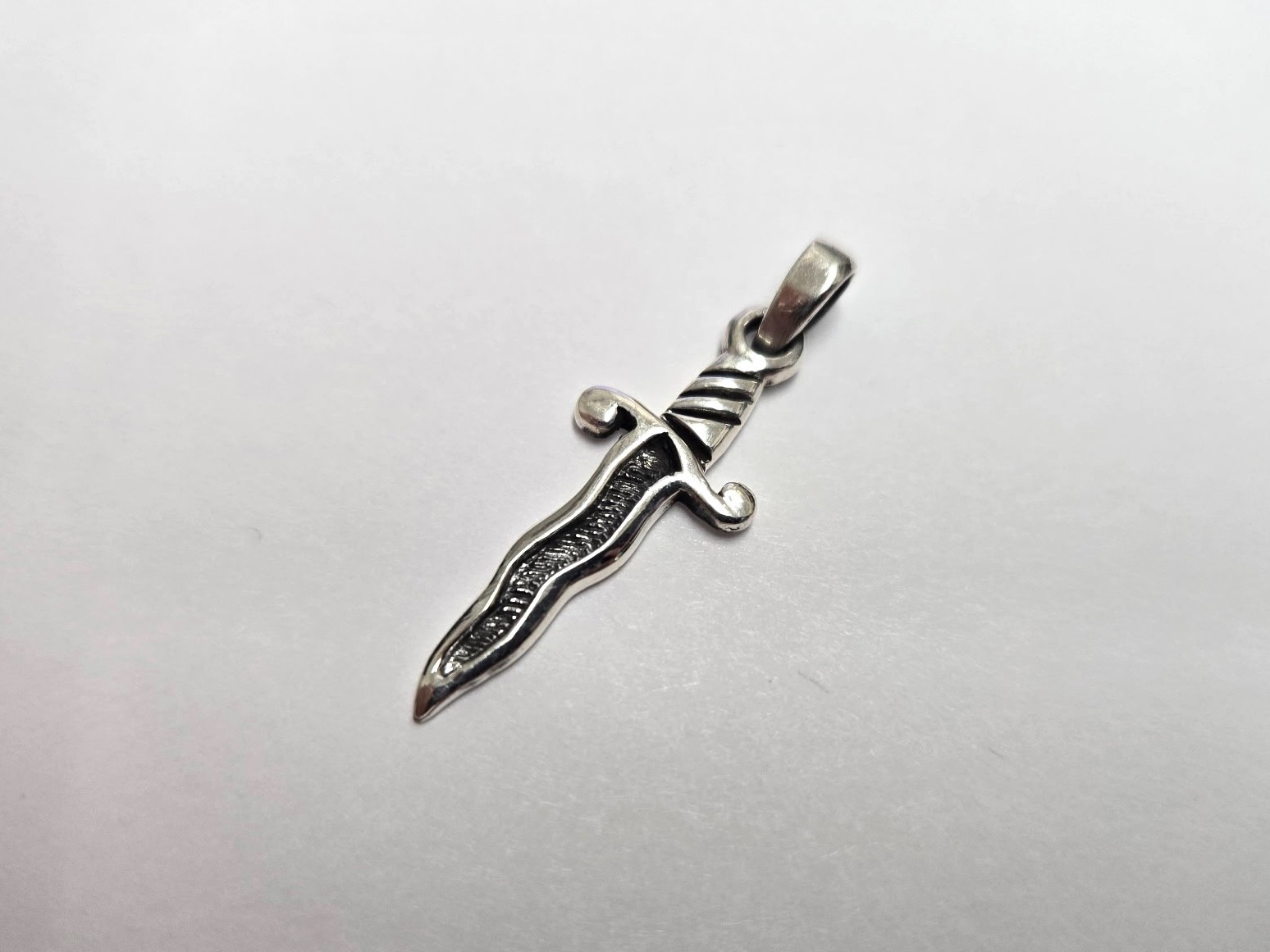 925 Sterling Silver Wavy Blade Dagger Pendant 1 5/32 (29mm) Inch Tall