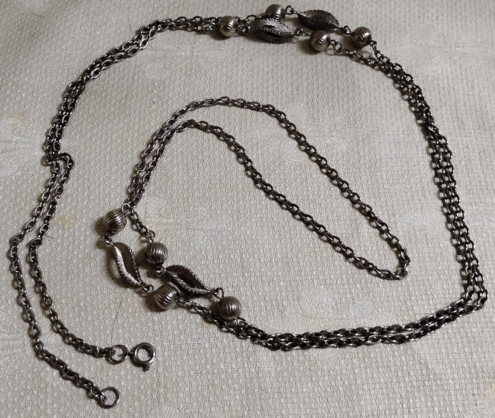 ST Metal Link Chain Textured Round & Swirled Oval Accent Bead 54″ Necklace