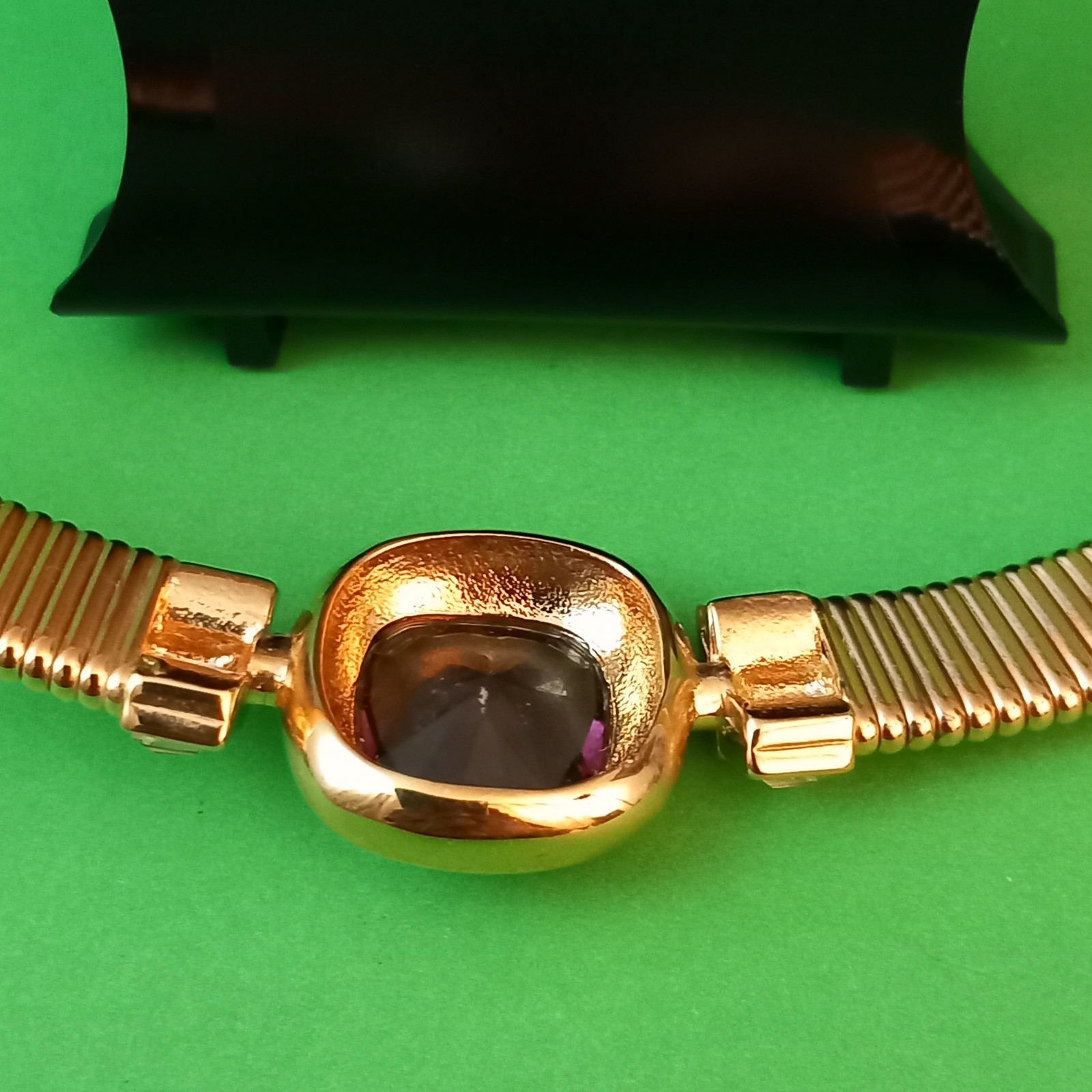 1980’s Nina Ricci Gold Tone Omega Tubogas Collar Necklace Purple&Clear Crystals