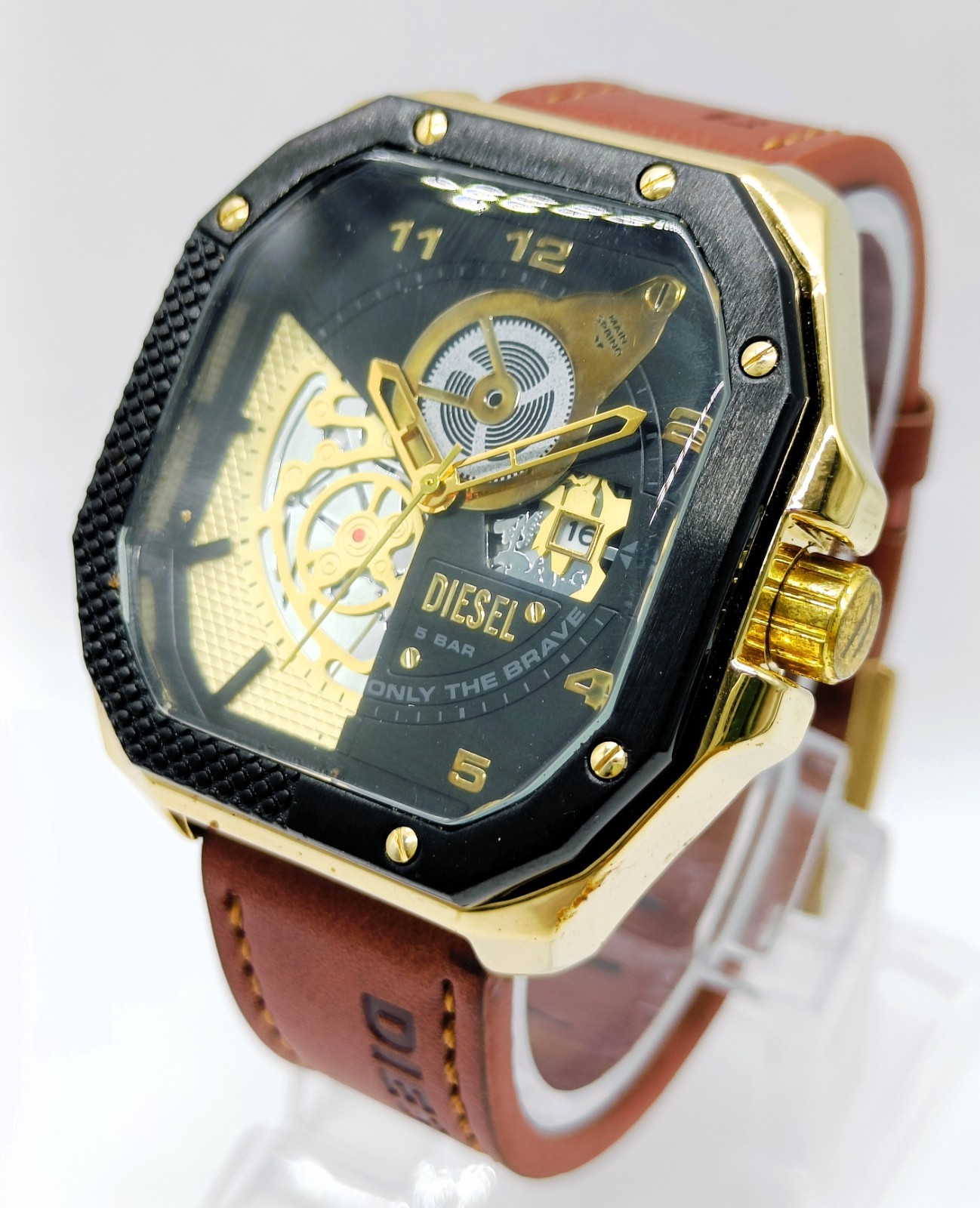 Wonderful Diesel Date Indicator Quartz Analog Men’s Wrist Watch