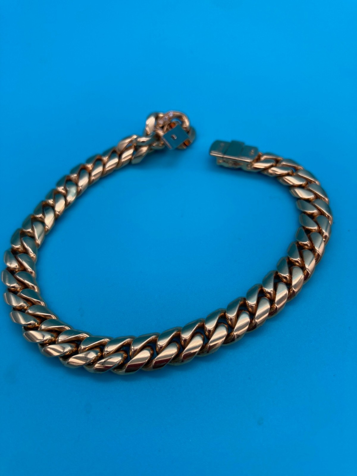 Vintage 18-Karat Yellow Gold and 120 Brilliant-Cut Diamond Bracelet
