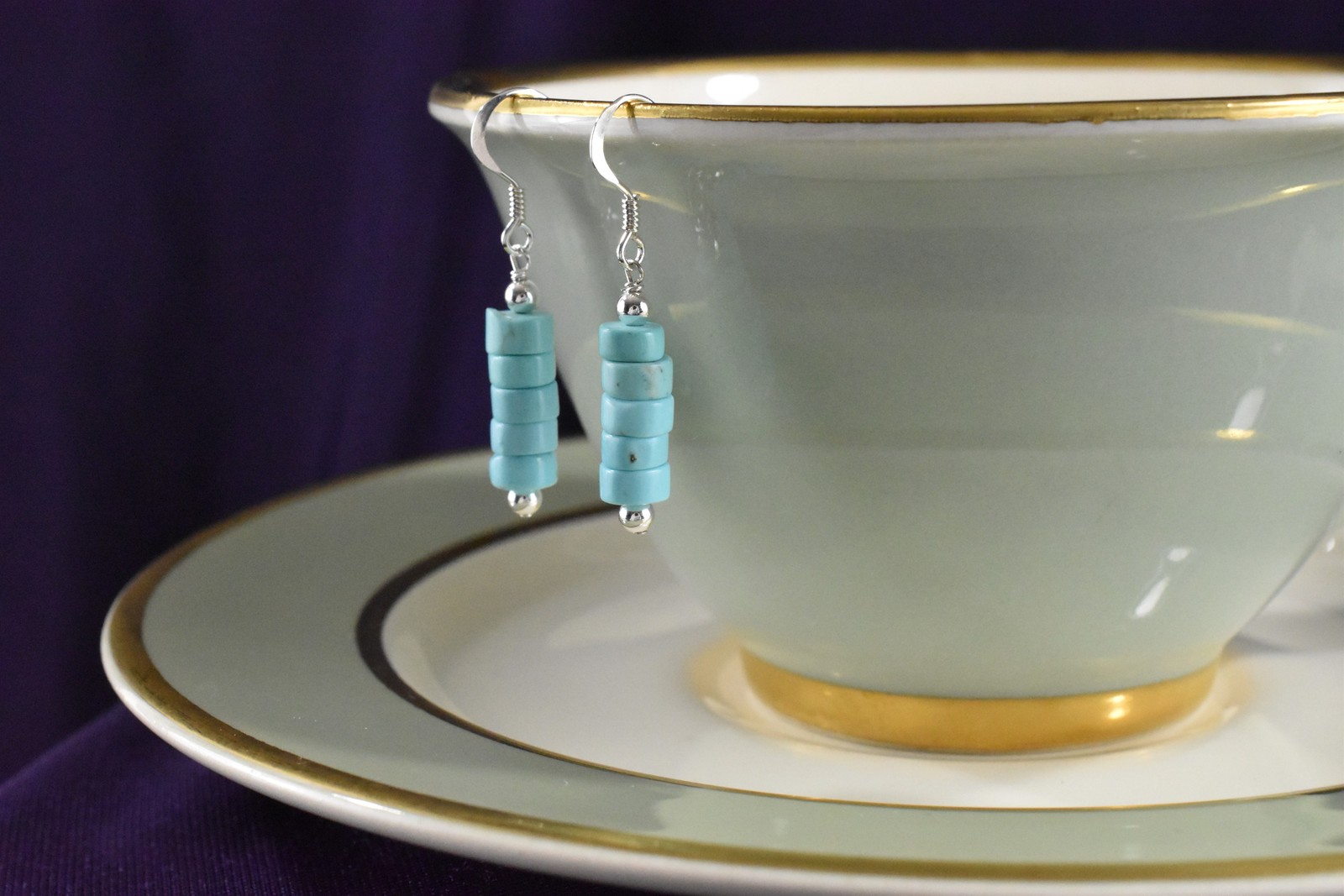 Sophisticated Southwestern Magnesite Turquoise-Style 925 Silver Dangle Earrings