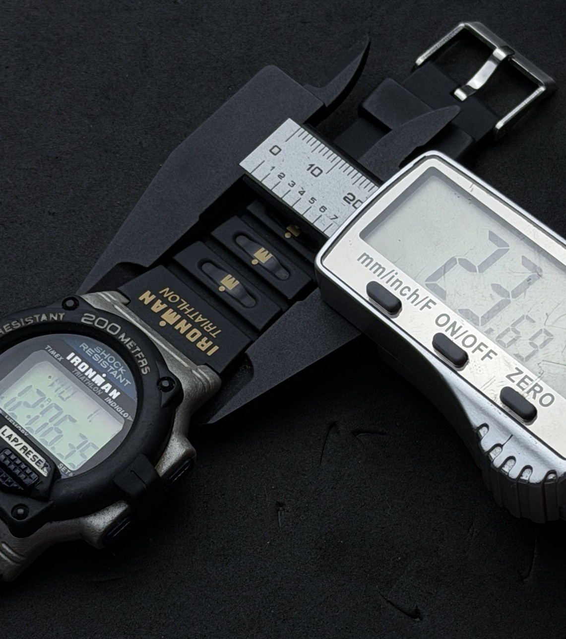 Vtg 2002 TIMEX Ironman 200M Men’s 44mm Digital Watch Black Gray Yellow 8 Lap