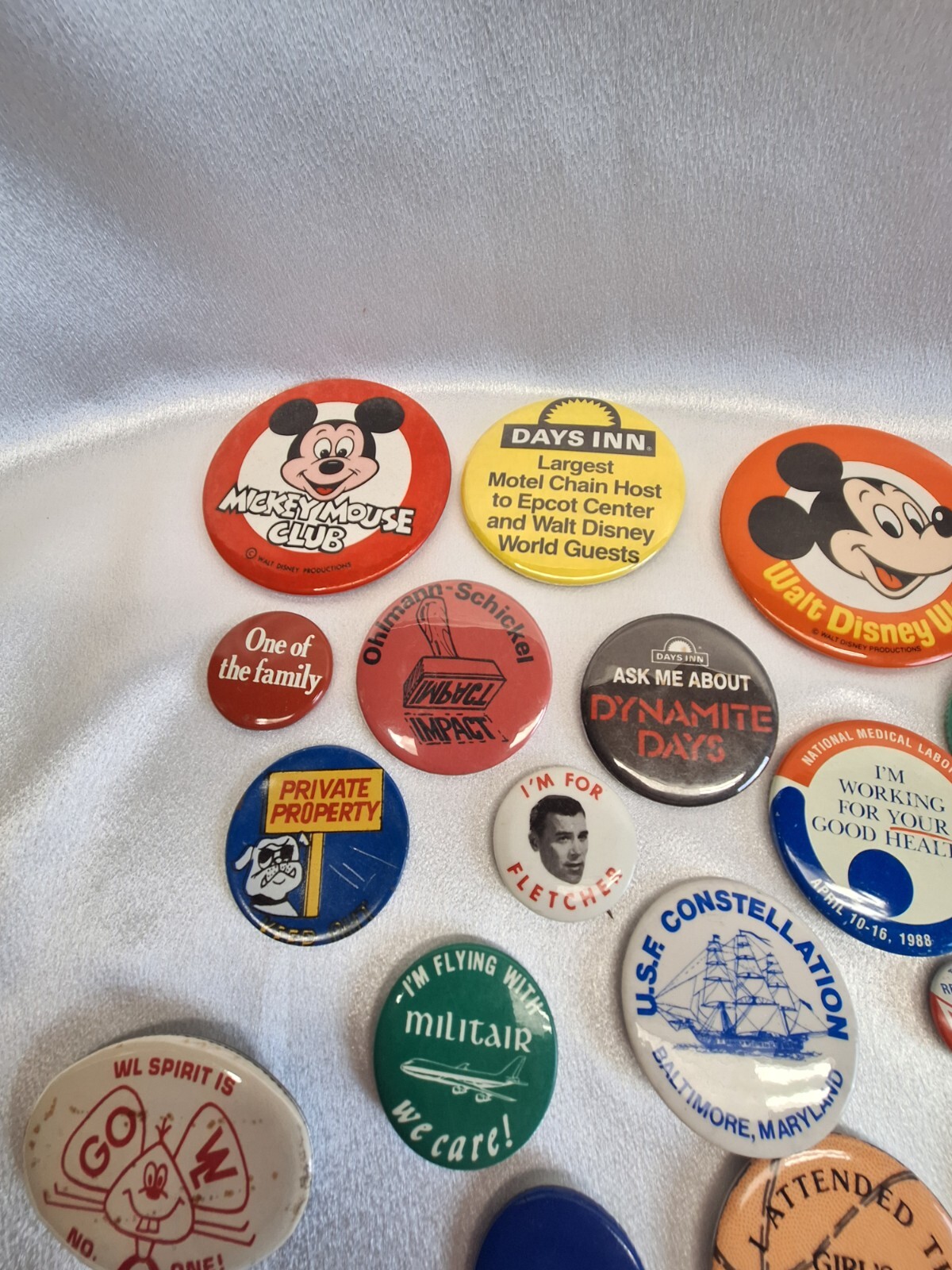 Eclectic Lot of Vintage 70’s Era and 80’s Disney Hotel and More Pinback Buttons