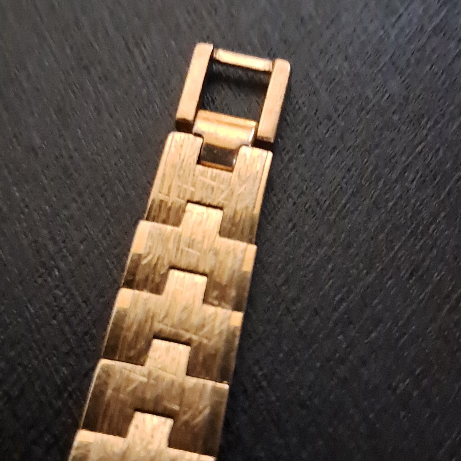 Westclox 17-Jewel Manual Wind Dress Square Tank Watch Gold Bracelet Gold Dial