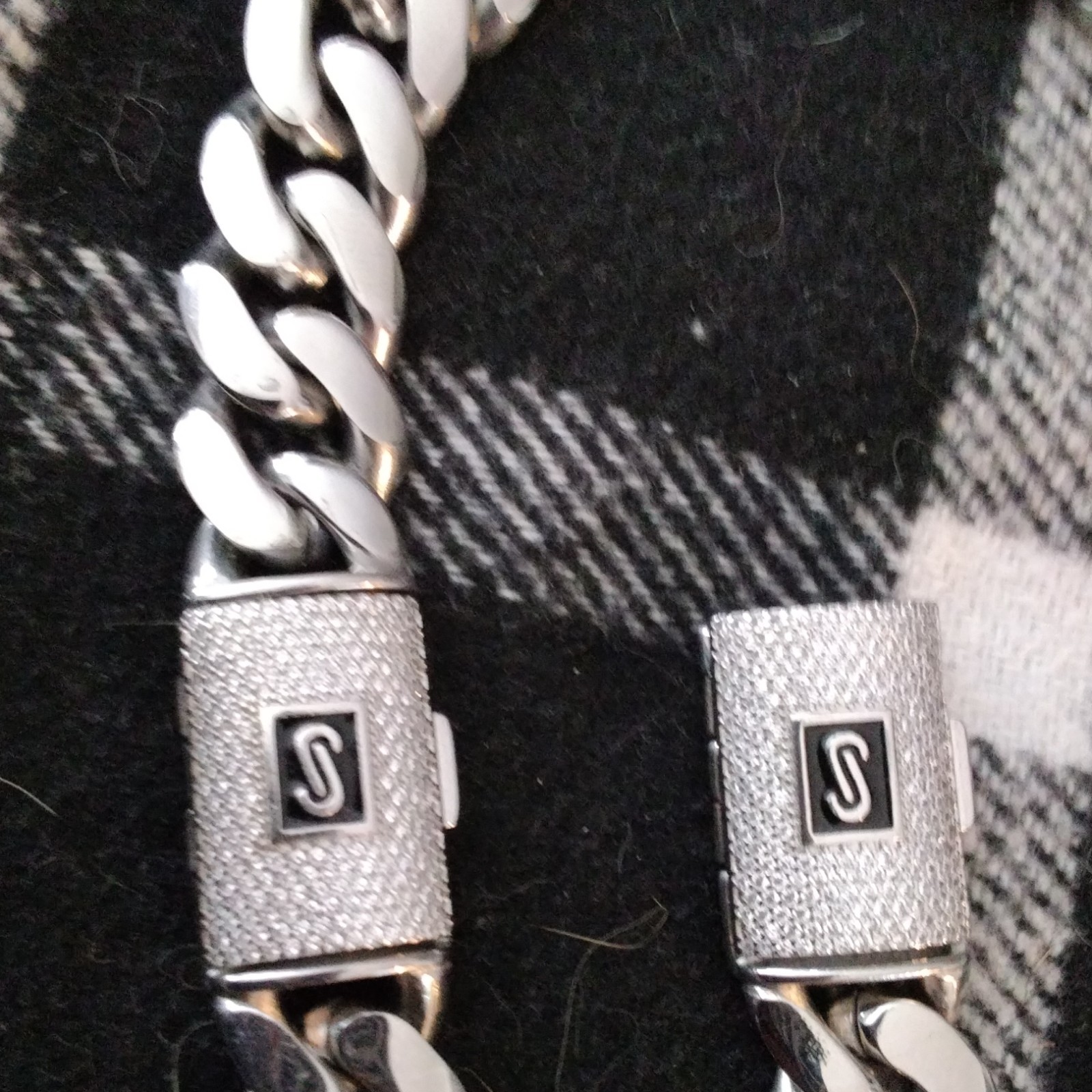 Silver Cuban Link Chain Necklace 24 in Box Clasp No Stone MPN FGSB-14S-24in