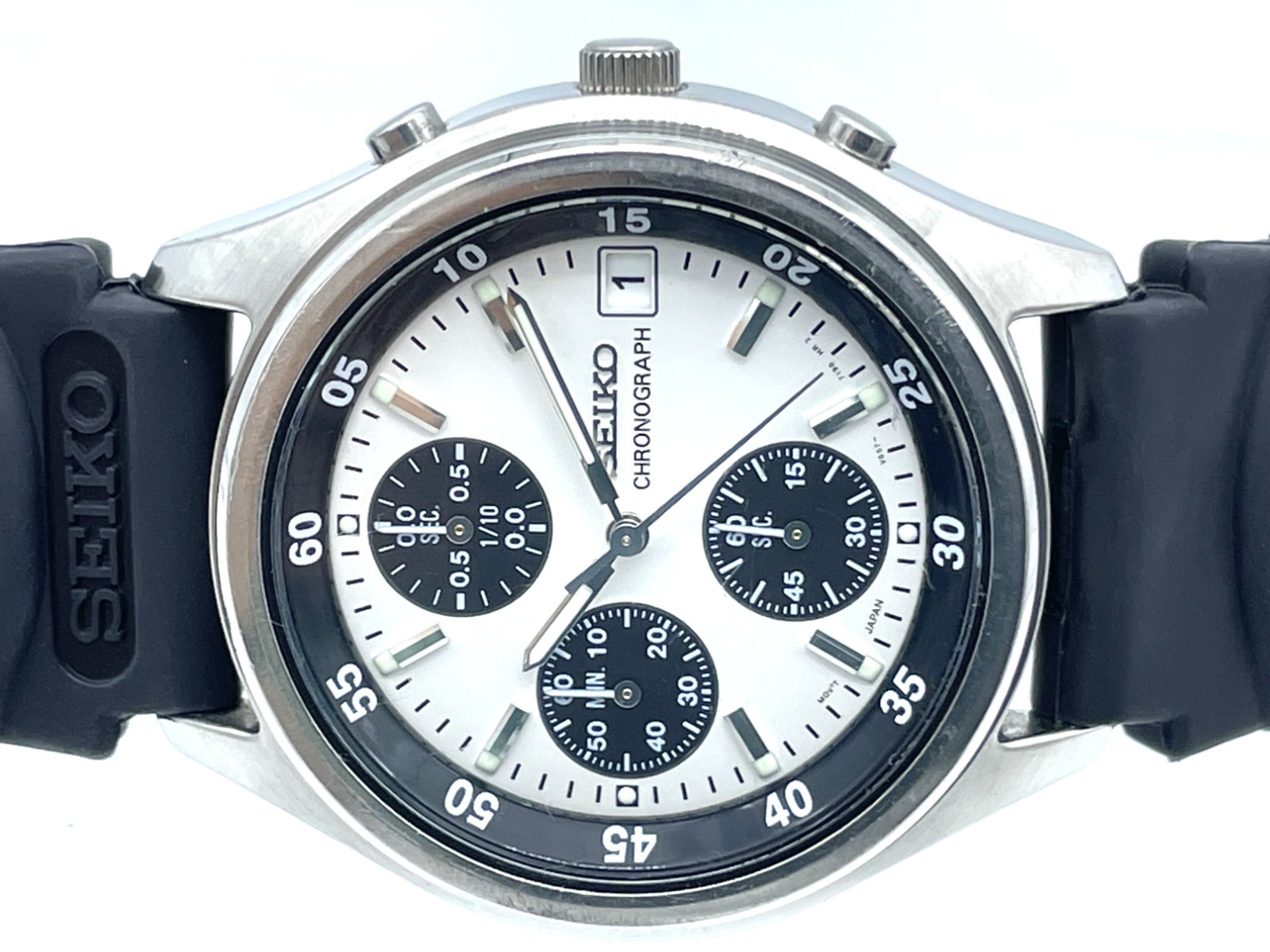 SEIKO Men’s Chronograph Watch Panda White Dial Quartz V657-7100 Good condition