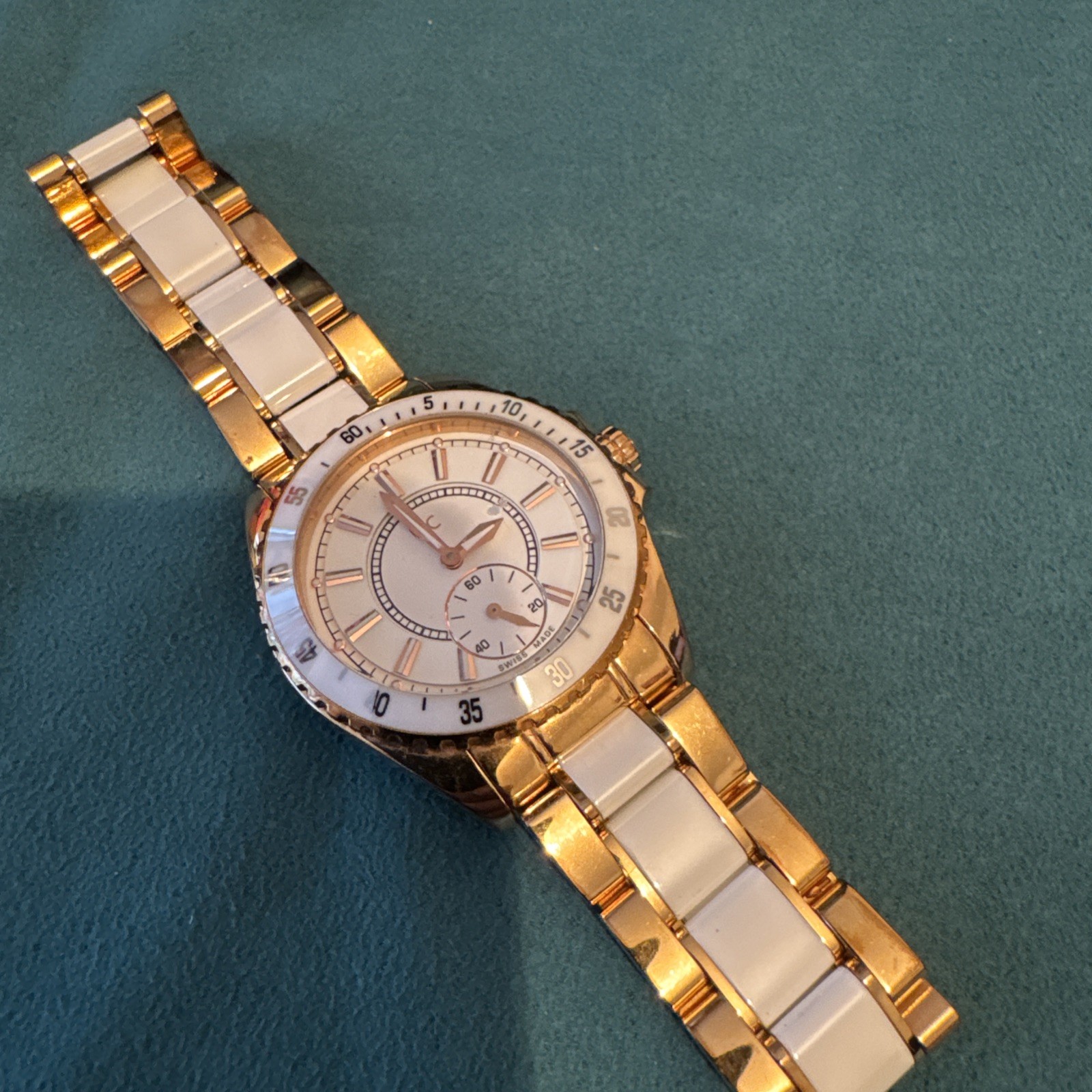 GC Guess Collection Women’s 36mm Steel White Ceramic Swiss Made GC47003L Gold
