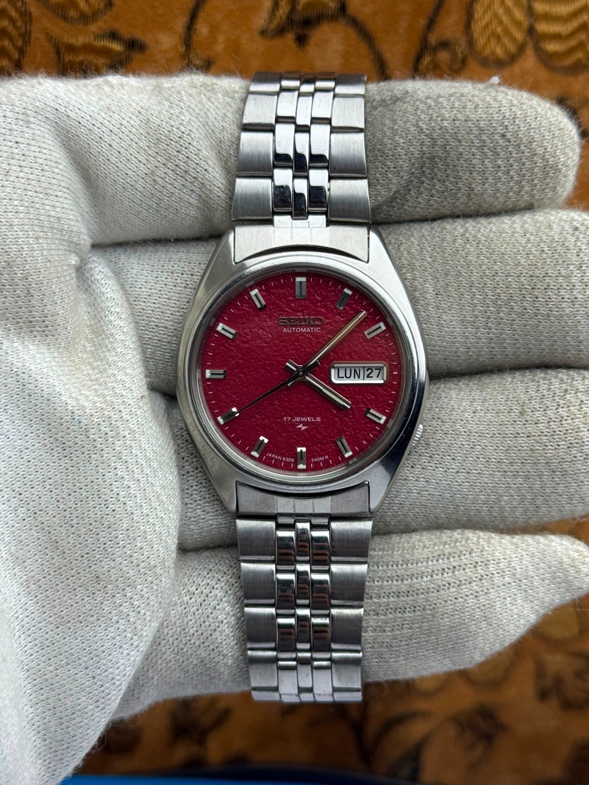 Seiko 5 Vintage Mens Automatic 17 Jewel Red Textured Dial Day-Date Men’s