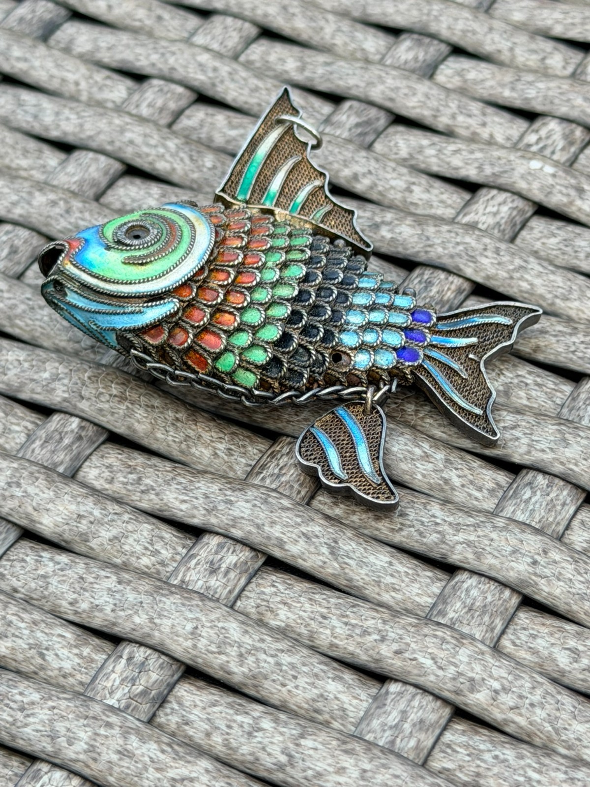 Vintage Chinese Export Silver Filigree Enamel Articulated Fish Brooch Hong Kong